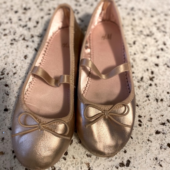 H&M shoes - Picture 1 of 5